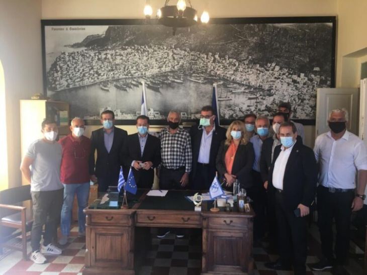 &Omicron; &Pi;&alpha;&nu;&epsilon;&lambda;&lambda;ή&nu;&iota;&omicron;&sigmaf; &Iota;&alpha;&tau;&rho;&iota;&kappa;ό&sigmaf; &Sigma;ύ&lambda;&lambda;&omicron;&gamma;&omicron;&sigmaf; &sigma;&tau;&omicron; &Kappa;&alpha;&sigma;&tau;&epsilon;&lambda;&lambda;ό&rho;&iota;&zeta;&omicron;